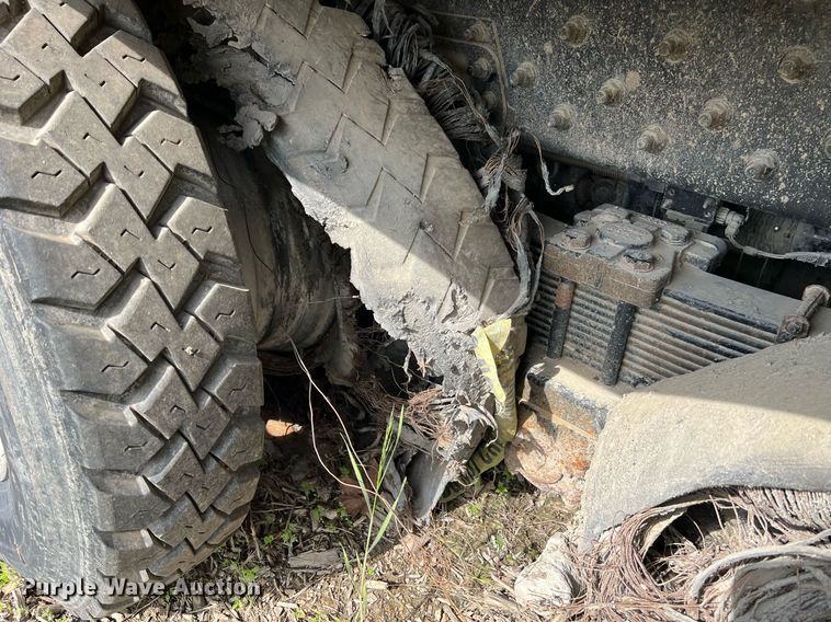 image for item II9042 Crane Carrier Low Entry  refuse truck