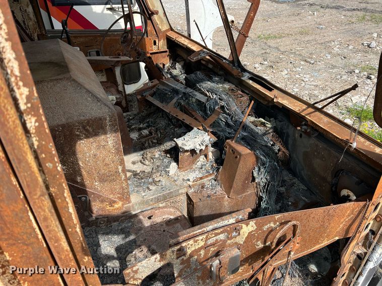 image for item II9042 Crane Carrier Low Entry  refuse truck