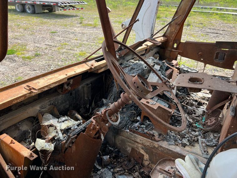 image for item II9042 Crane Carrier Low Entry  refuse truck