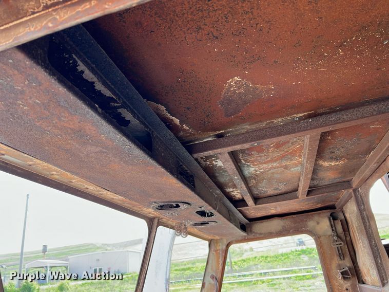 image for item II9042 Crane Carrier Low Entry  refuse truck