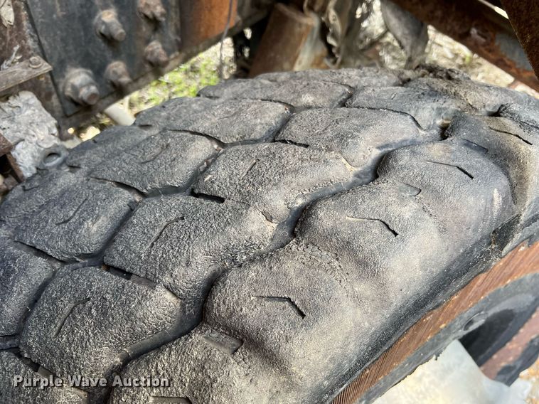 image for item II9042 Crane Carrier Low Entry  refuse truck