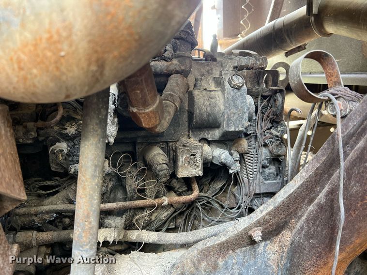 image for item II9042 Crane Carrier Low Entry  refuse truck