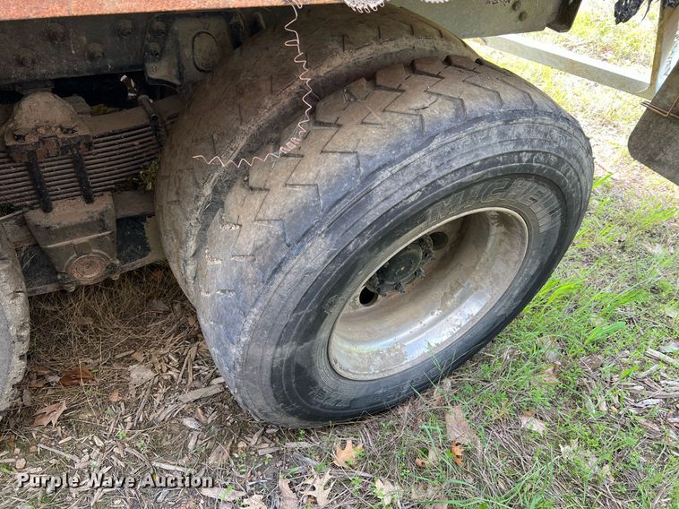 image for item II9042 Crane Carrier Low Entry  refuse truck
