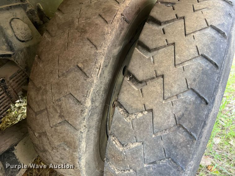 image for item II9042 Crane Carrier Low Entry  refuse truck