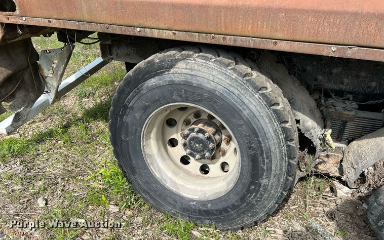 image for item II9042 Crane Carrier Low Entry  refuse truck
