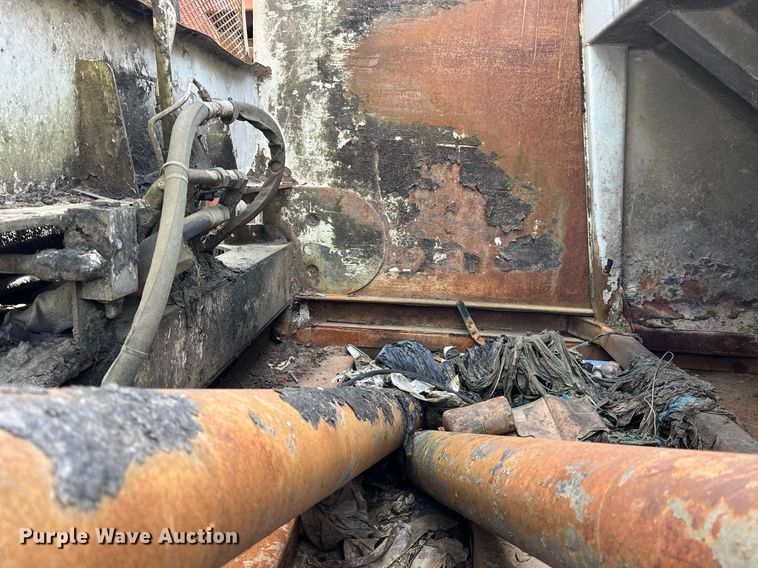 image for item II9043 2008 Crane Carrier Low Entry  refuse truck