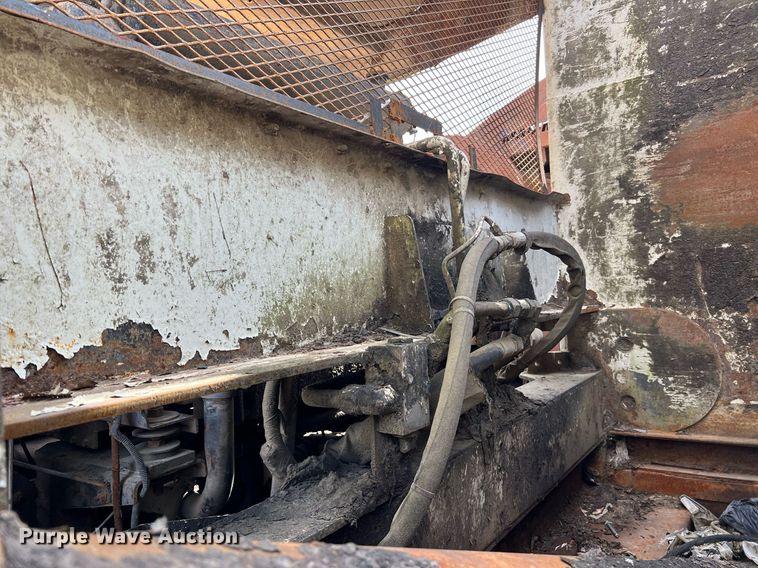 image for item II9043 2008 Crane Carrier Low Entry  refuse truck