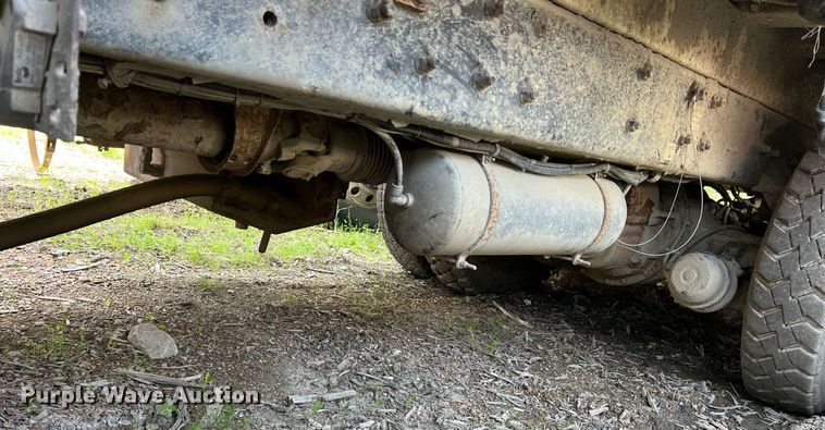 image for item II9043 2008 Crane Carrier Low Entry  refuse truck