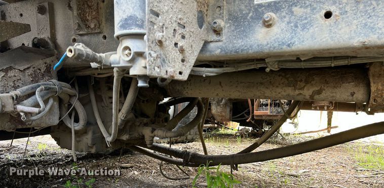 image for item II9043 2008 Crane Carrier Low Entry  refuse truck