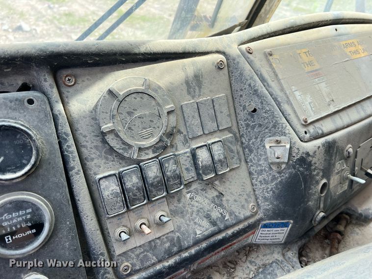 image for item II9043 2008 Crane Carrier Low Entry  refuse truck