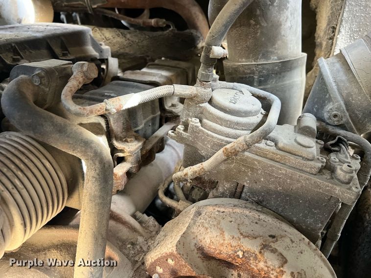 image for item II9043 2008 Crane Carrier Low Entry  refuse truck