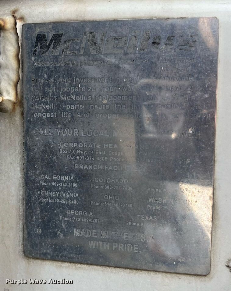 image for item II9046 2003 Crane Carrier Low Entry  refuse truck