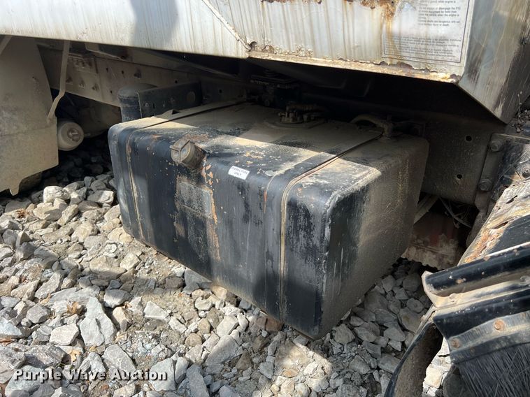 image for item II9046 2003 Crane Carrier Low Entry  refuse truck