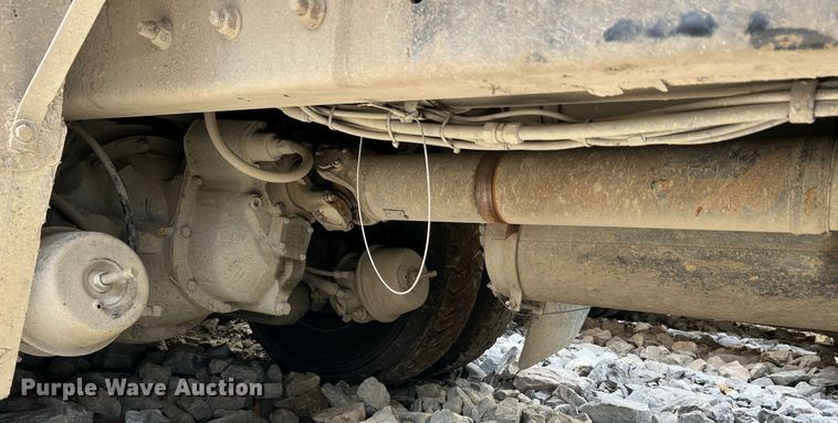 image for item II9046 2003 Crane Carrier Low Entry  refuse truck