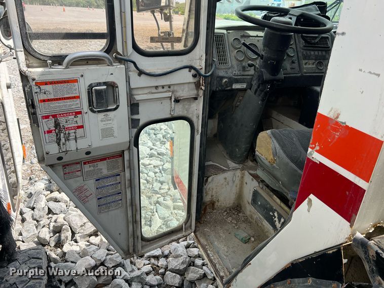 image for item II9046 2003 Crane Carrier Low Entry  refuse truck