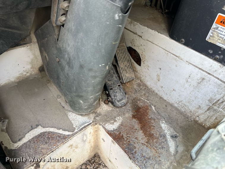 image for item II9046 2003 Crane Carrier Low Entry  refuse truck