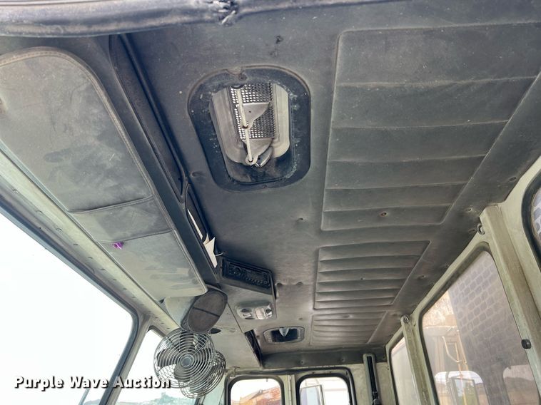 image for item II9046 2003 Crane Carrier Low Entry  refuse truck