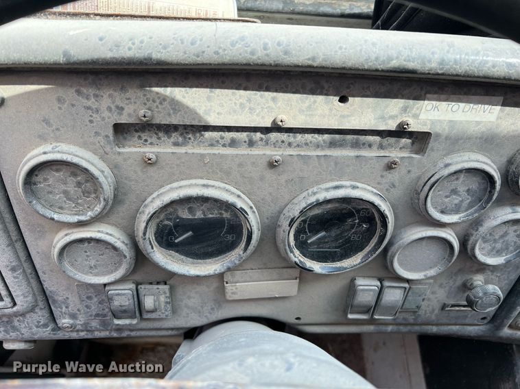 image for item II9046 2003 Crane Carrier Low Entry  refuse truck