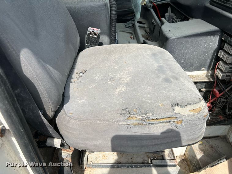 image for item II9046 2003 Crane Carrier Low Entry  refuse truck