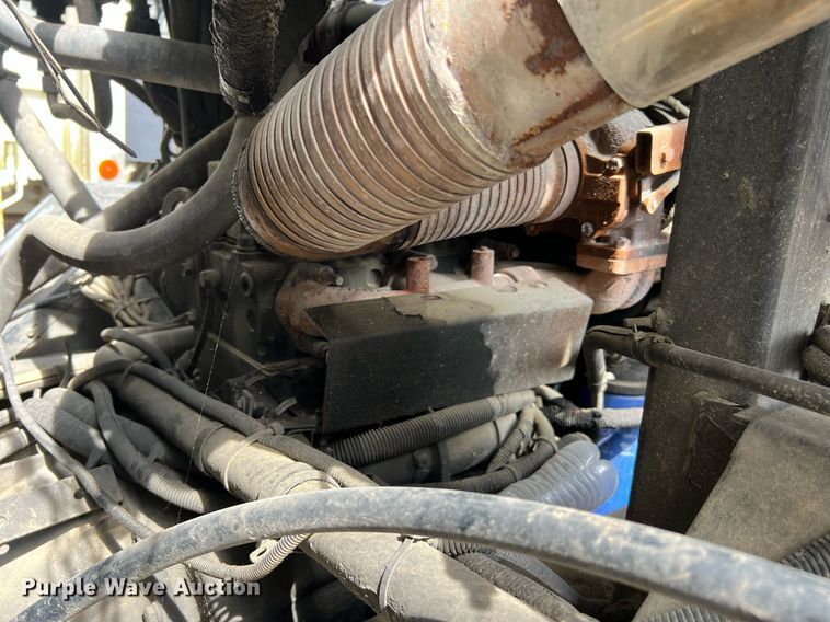 image for item II9046 2003 Crane Carrier Low Entry  refuse truck