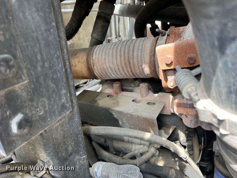 image for item II9046 2003 Crane Carrier Low Entry  refuse truck