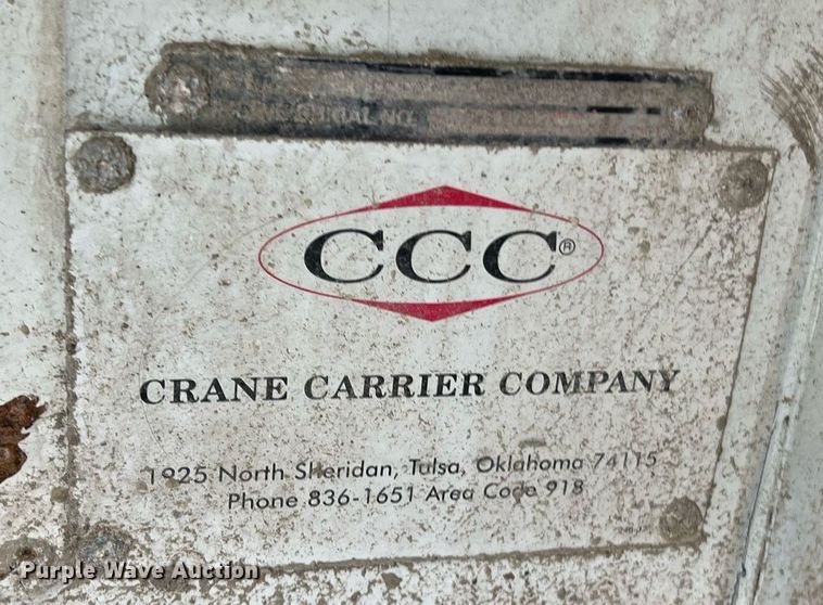 image for item II9046 2003 Crane Carrier Low Entry  refuse truck