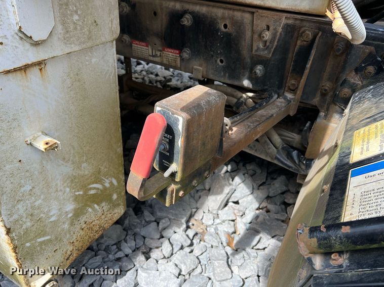 image for item II9047 2009 Crane Carrier Low Entry  refuse truck