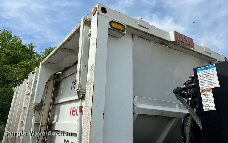 image for item II9047 2009 Crane Carrier Low Entry  refuse truck