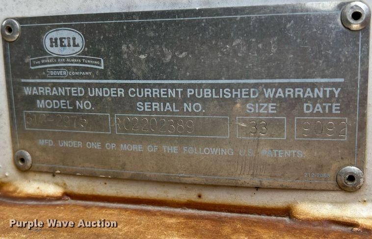 image for item II9047 2009 Crane Carrier Low Entry  refuse truck