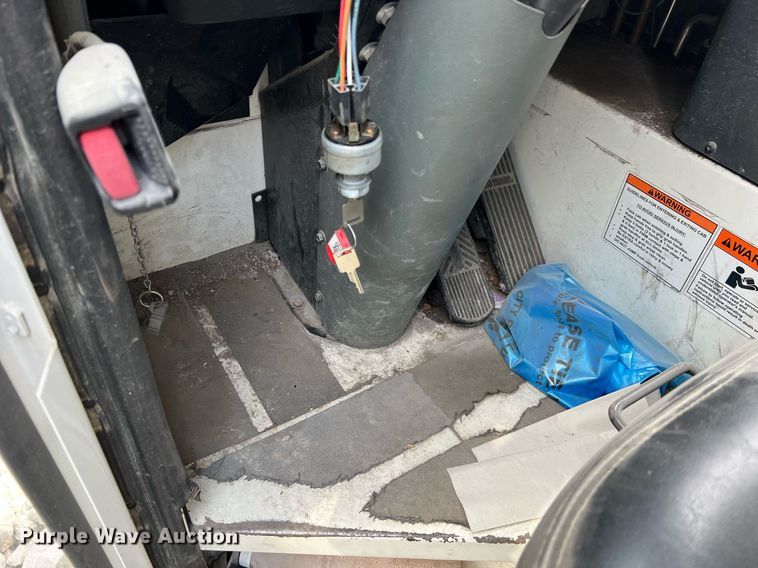 image for item II9047 2009 Crane Carrier Low Entry  refuse truck