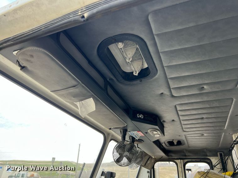 image for item II9047 2009 Crane Carrier Low Entry  refuse truck