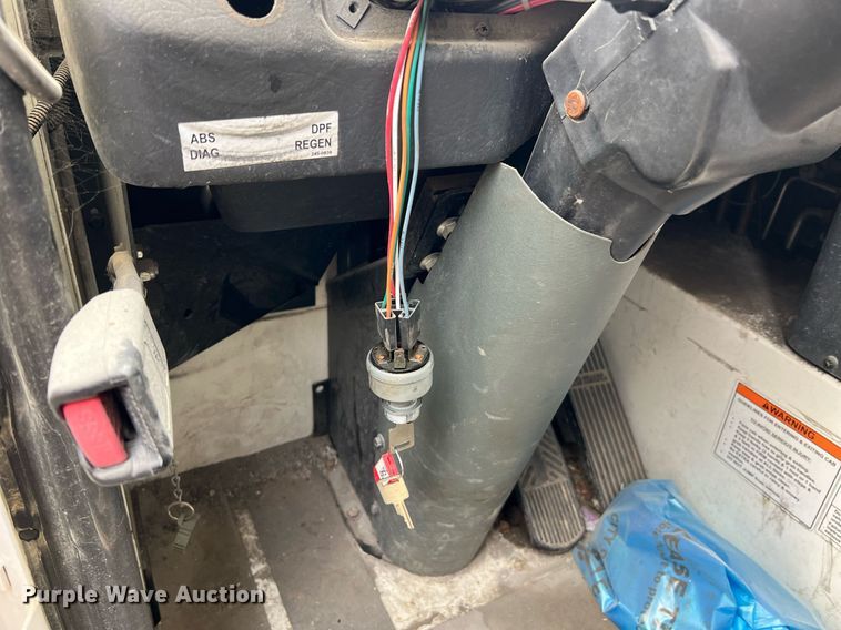 image for item II9047 2009 Crane Carrier Low Entry  refuse truck