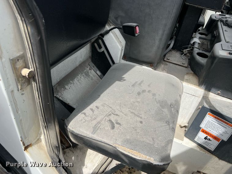 image for item II9047 2009 Crane Carrier Low Entry  refuse truck