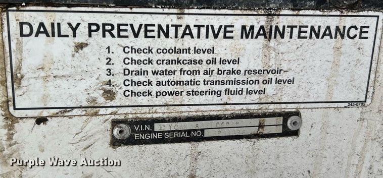 image for item II9047 2009 Crane Carrier Low Entry  refuse truck