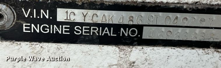 image for item II9047 2009 Crane Carrier Low Entry  refuse truck