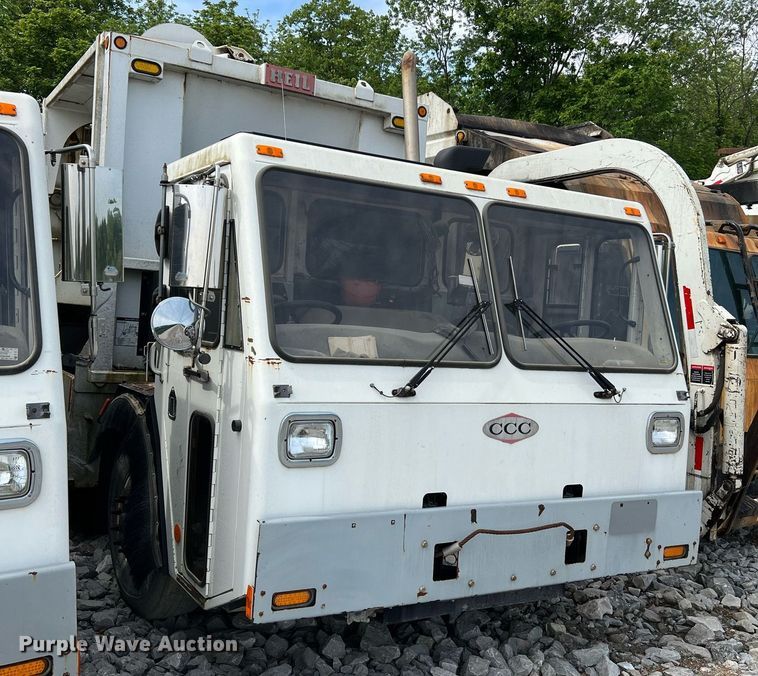 image for item II9048 2009 Crane Carrier Low Entry  refuse truck