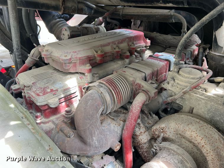 image for item II9048 2009 Crane Carrier Low Entry  refuse truck