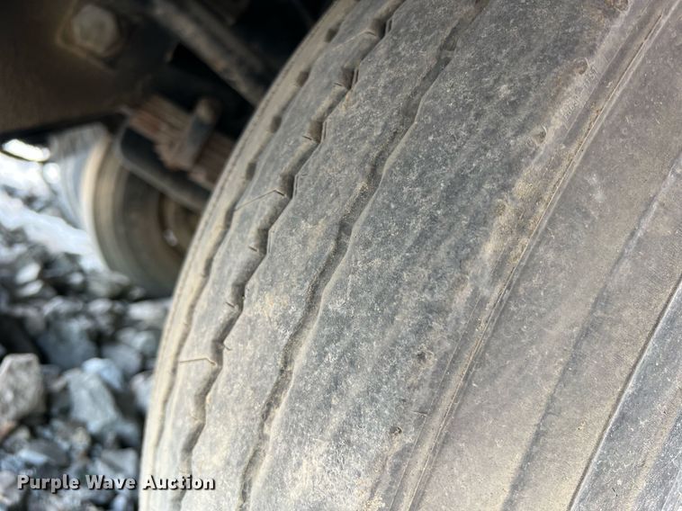 image for item II9048 2009 Crane Carrier Low Entry  refuse truck