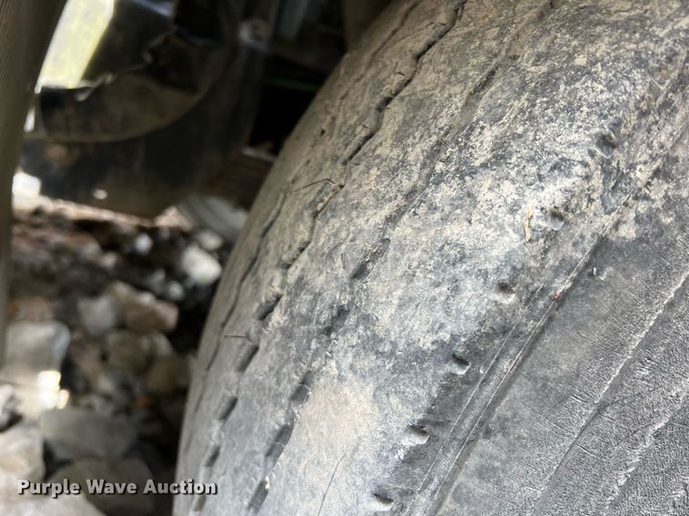 image for item II9048 2009 Crane Carrier Low Entry  refuse truck