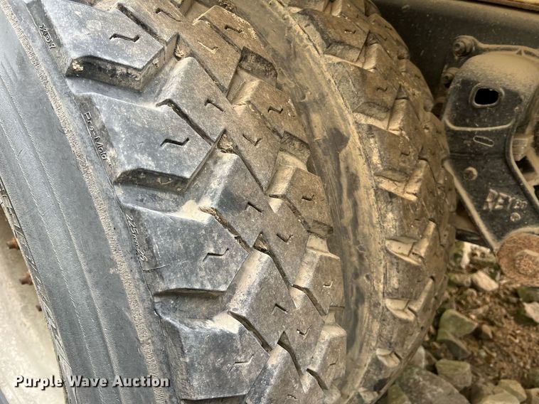 image for item II9048 2009 Crane Carrier Low Entry  refuse truck