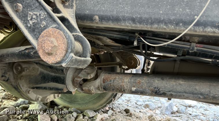 image for item II9048 2009 Crane Carrier Low Entry  refuse truck