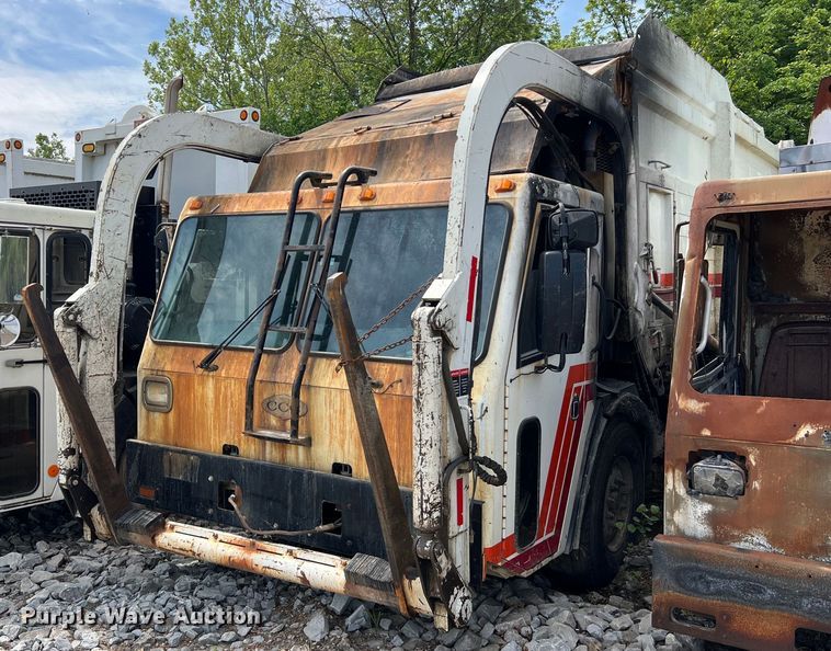 image for item II9049 2013 Crane Carrier Low Entry  refuse truck