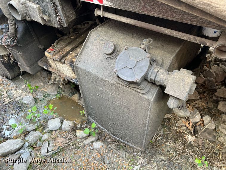 image for item II9049 2013 Crane Carrier Low Entry  refuse truck