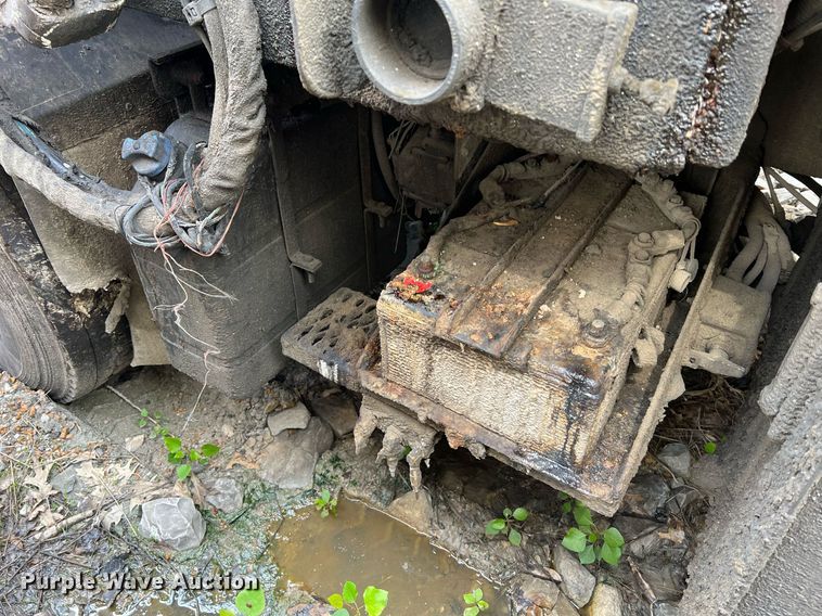 image for item II9049 2013 Crane Carrier Low Entry  refuse truck