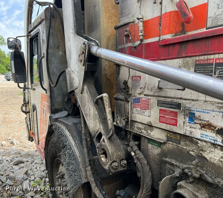 image for item II9049 2013 Crane Carrier Low Entry  refuse truck