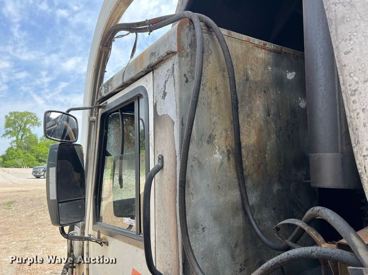 image for item II9049 2013 Crane Carrier Low Entry  refuse truck