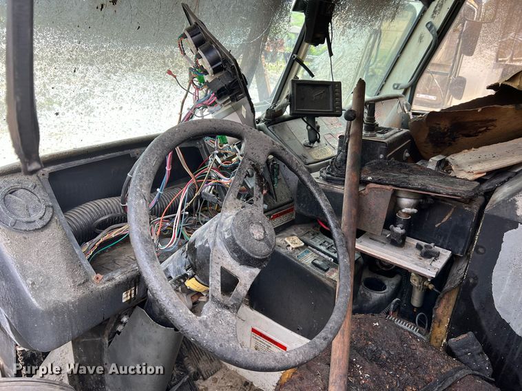 image for item II9049 2013 Crane Carrier Low Entry  refuse truck