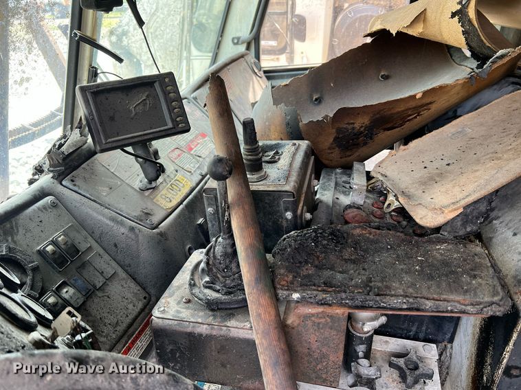 image for item II9049 2013 Crane Carrier Low Entry  refuse truck