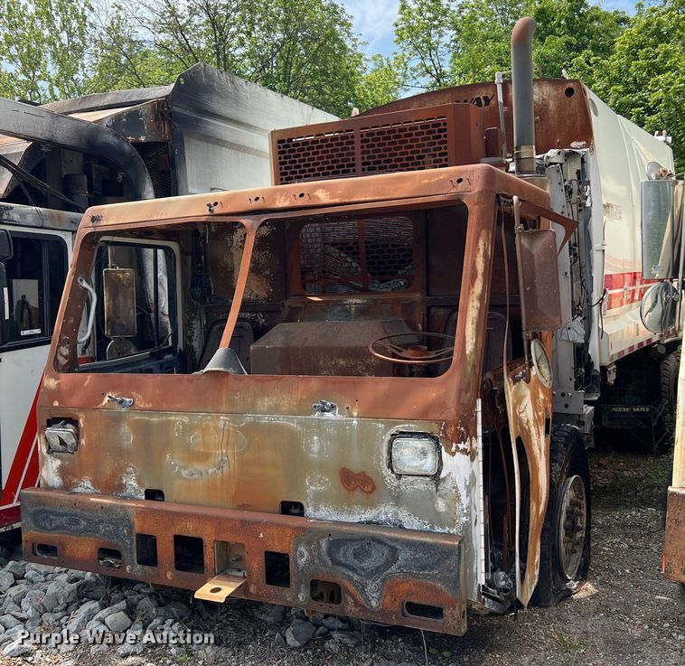 image for item II9050 Crane Carrier  refuse truck