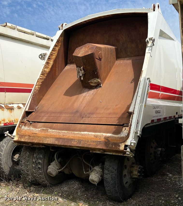 image for item II9050 Crane Carrier  refuse truck